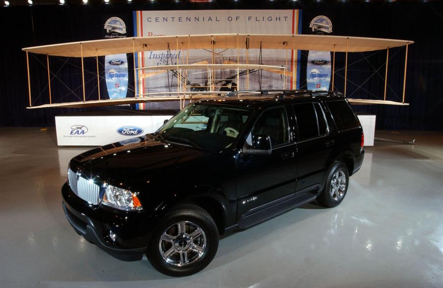  Lincoln Aviator 2003 года  (фото 7 из 57)